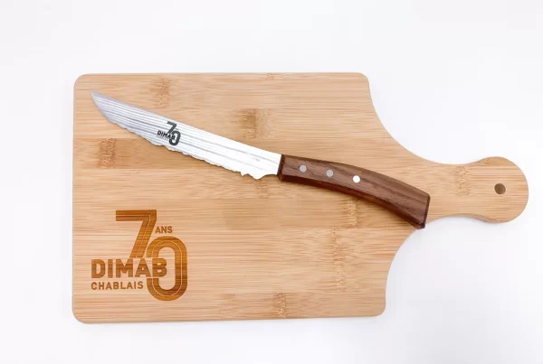Planche à découper et couteau Panorama Knife personnalisée DIMAB