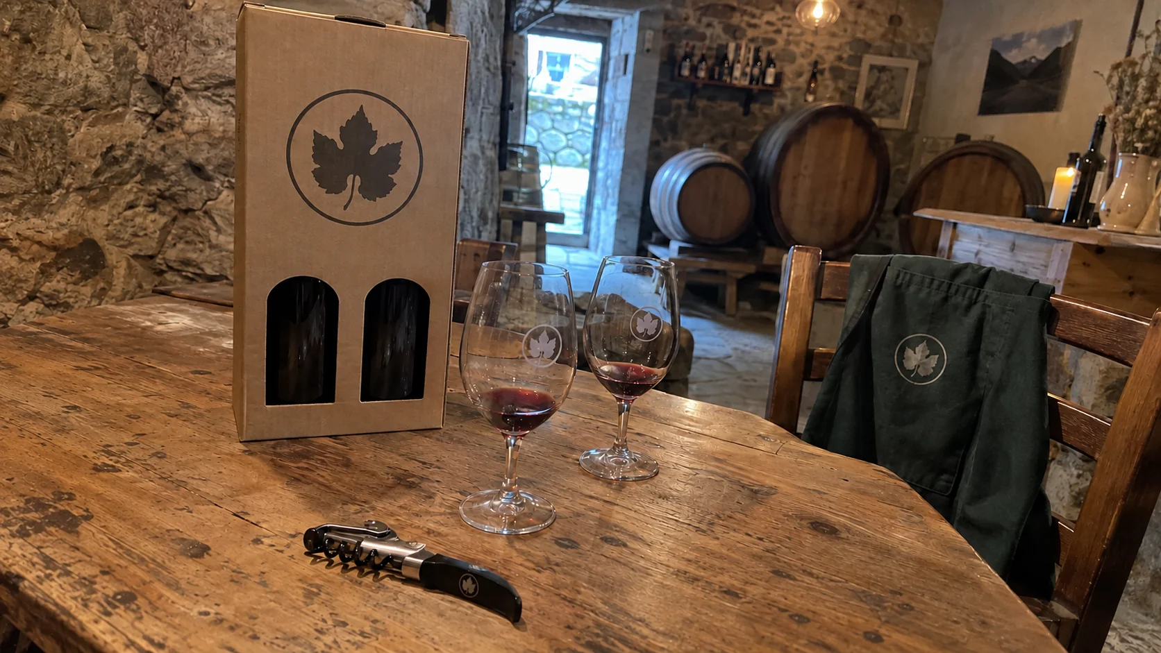 Personalised gift box, engraved glasses and accessories for a Valais winery